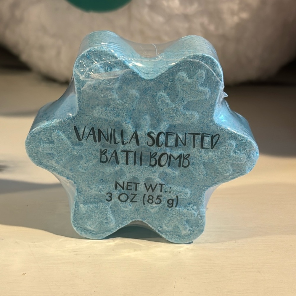 Vanilla scented bath bomb